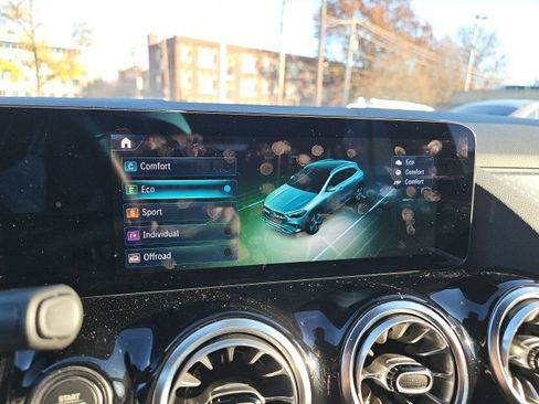 Certified 2025 Mercedes-Benz GLA 250 4MATIC image 20