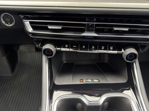 New 2026 Chevrolet Traverse LT w/ Midnight/Sport Edition image 14