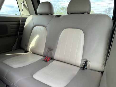 Used 2003 Mercury Mountaineer Base image 13