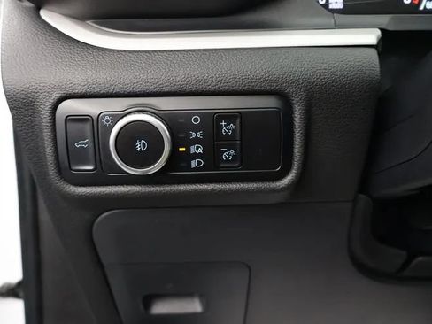 Used 2024 Ford Explorer XLT w/ Equipment Group 202A AWD/4WD image 19