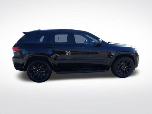 Used 2022 Jeep Grand Cherokee Laredo X image 11