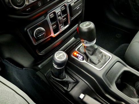Used 2022 Jeep Wrangler Unlimited Sport AWD/4WD image 15