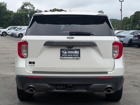 Used 2022 Ford Explorer XLT w/ Equipment Group 202A RWD image 8