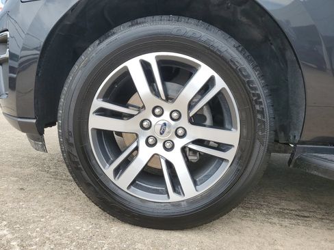 Used 2024 Ford Expedition Limited RWD image 7