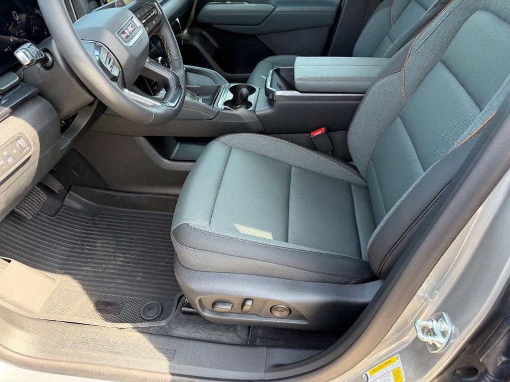 New 2027 GMC Terrain AT4 w/ Technology Package II AWD/4WD image 16