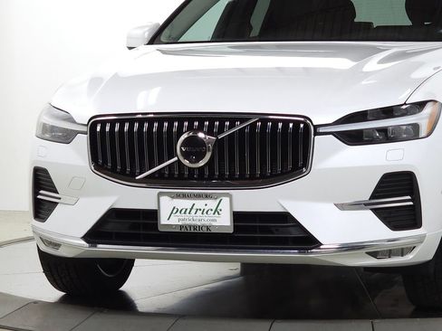 Used 2023 Volvo XC60 B5 Plus w/ Climate Package AWD/4WD image 3