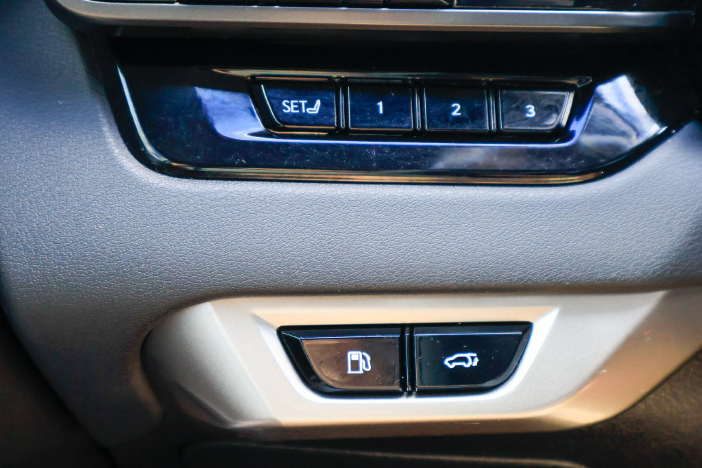 Used 2024 Lexus RX 350 Premium w/ Accessory Package (Z1) FWD image 20