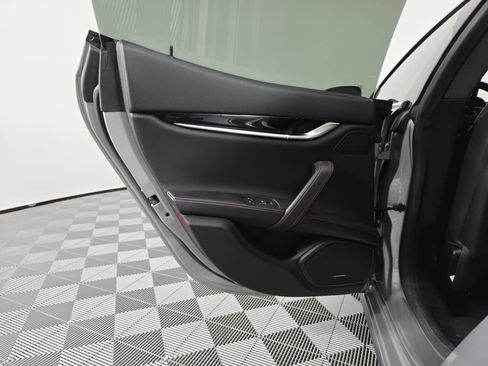 Used 2017 Maserati Ghibli S Q4 AWD/4WD image 19