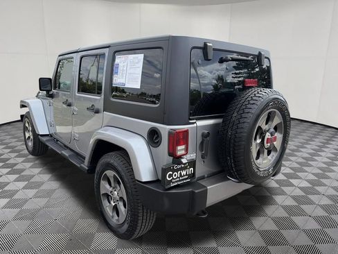 Used 2017 Jeep Wrangler Unlimited Sahara w/ Connectivity Group AWD/4WD image 7