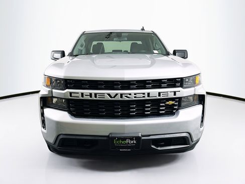 Used 2020 Chevrolet Silverado 1500 Custom w/ Custom Value Package image 2