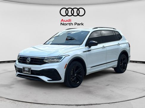 Used 2024 Volkswagen Tiguan SE R-Line FWD image 2