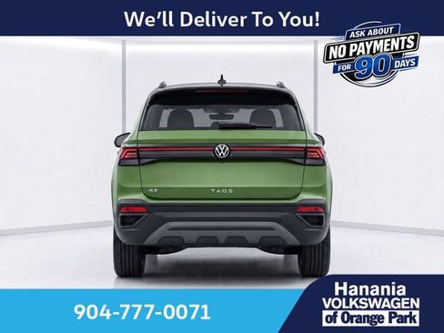 Used 2025 Volkswagen Taos SE FWD image 5