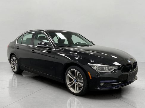 Used 2018 BMW 330i xDrive Sedan image 1