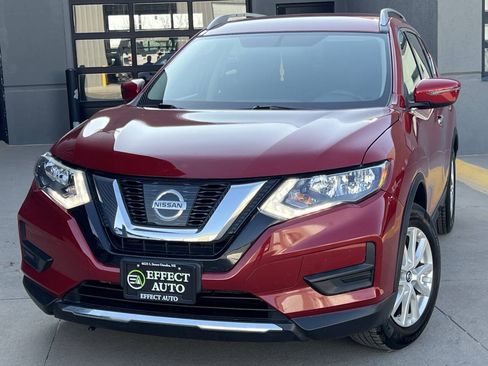 Used 2017 Nissan Rogue SV FWD image 3