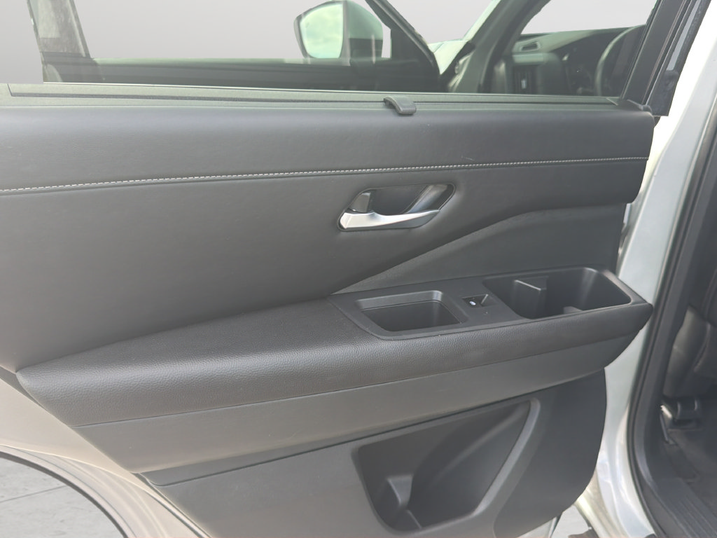 Certified 2025 Nissan Pathfinder SL FWD image 25