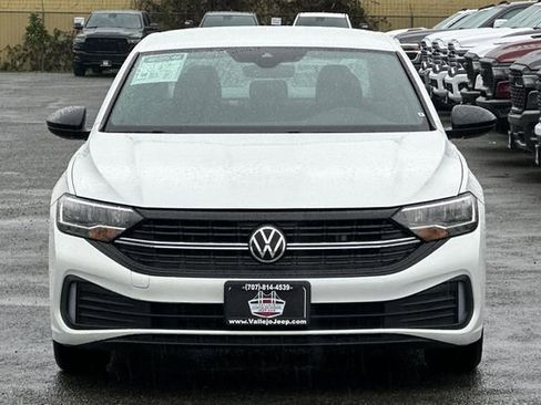 Used 2023 Volkswagen Jetta Sport image 9