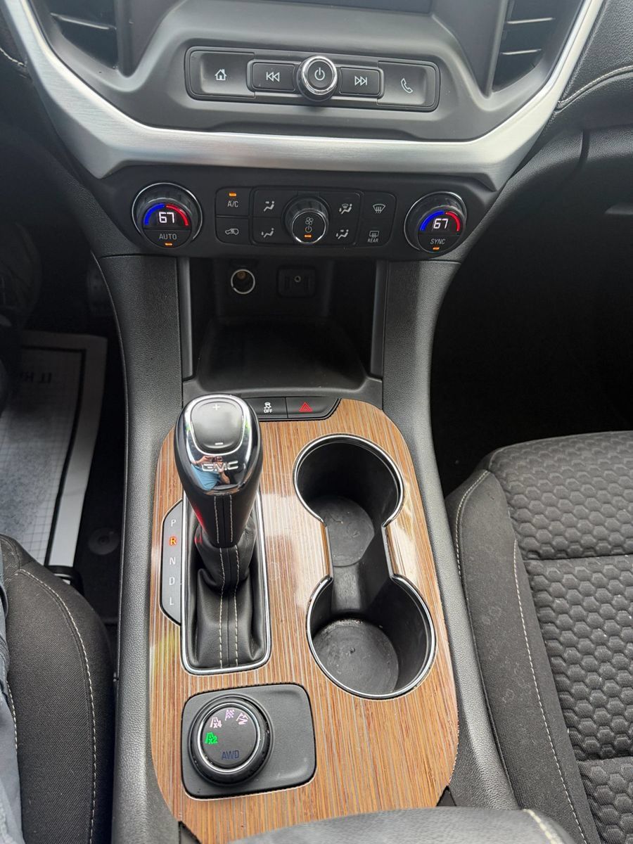 Used 2018 GMC Acadia SLE AWD/4WD image 39