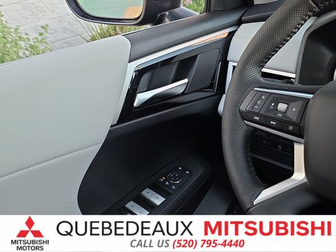 New 2026 Mitsubishi Outlander SE FWD image 25