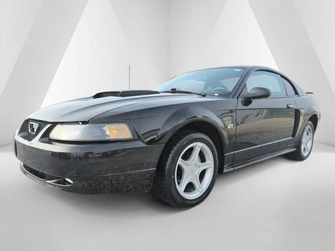 Used 2001 Ford Mustang GT RWD image 3