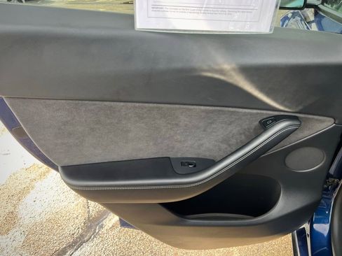 Used 2021 Tesla Model Y Long Range image 22