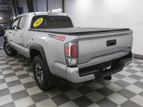 Used 2022 Toyota Tacoma TRD Off-Road w/ TRD Premium Off Road Package AWD/4WD image 13