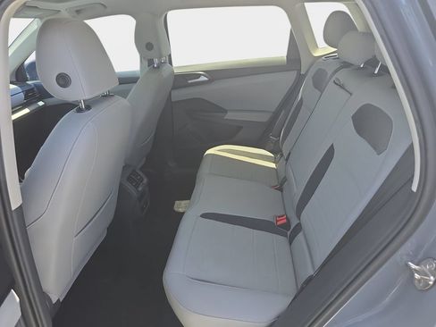 Used 2022 Volkswagen Taos SE w/ Panoramic Sunroof Package FWD image 26