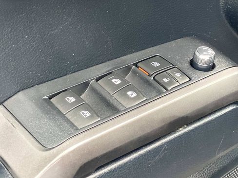 Used 2016 Toyota Tacoma TRD Sport w/ Towing Package RWD image 16