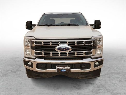 Used 2024 Ford F250 XLT w/ FX4 Off-Road Package image 3