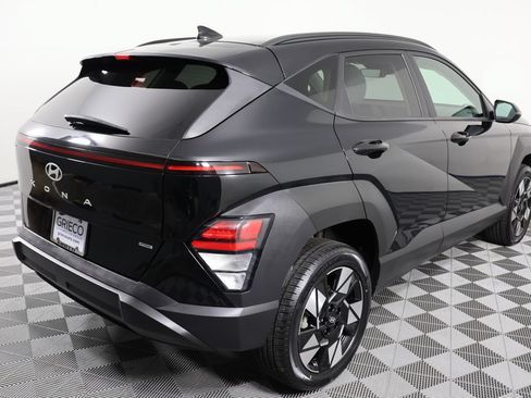 Certified 2025 Hyundai Kona SEL AWD/4WD image 8