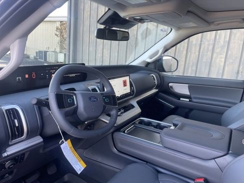 New 2025 Ford Expedition Active image 27