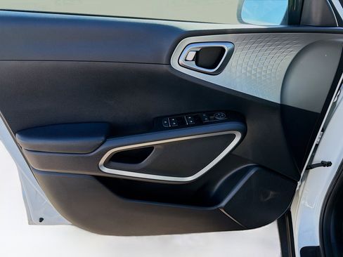 Used 2021 Kia Soul LX image 21