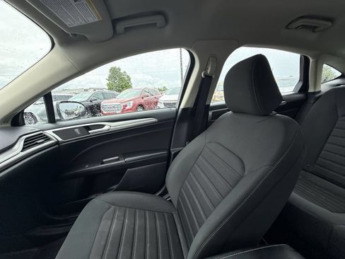 Used 2020 Ford Fusion SE AWD/4WD image 30