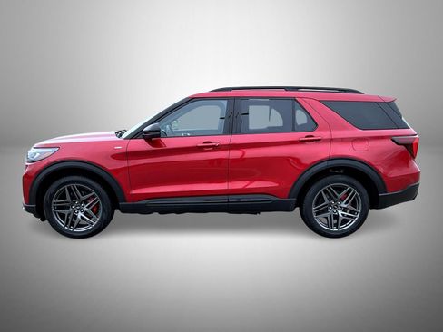 Used 2025 Ford Explorer ST-Line w/ ST-Line Street Pack AWD/4WD image 8