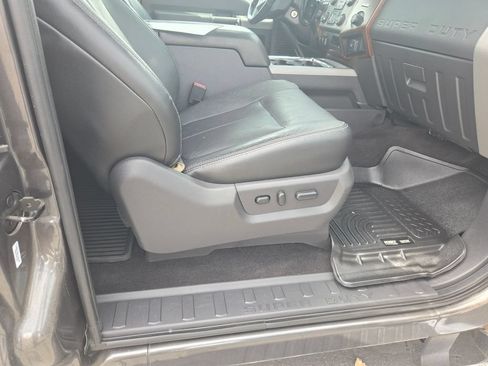 Used 2016 Ford F250 Lariat w/ Lariat Interior Package AWD/4WD image 19