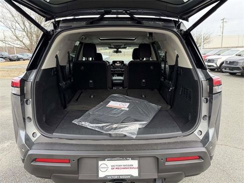 New 2025 Nissan Pathfinder SV w/ SV Premium Package image 12