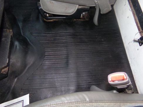 Used 2009 Chevrolet Express 3500 3500 2dr Commercial/Cutaway/Ch image 48