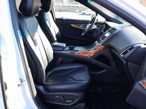 Used 2020 Lincoln Nautilus Reserve image 24