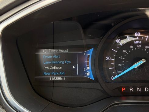 Used 2019 Ford Fusion SE FWD image 31