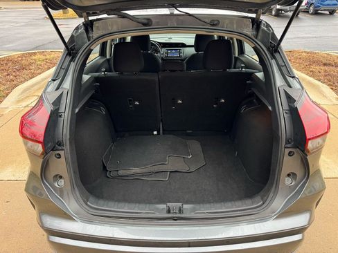 Used 2023 Nissan Kicks S image 18