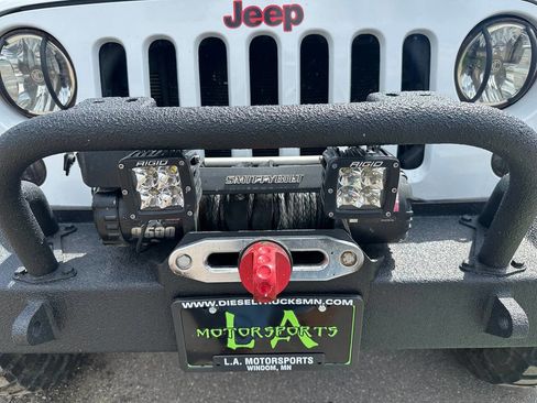 Used 2012 Jeep Wrangler Unlimited Rubicon w/ Connectivity Group AWD/4WD image 15