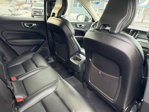 Used 2024 Volvo XC60 B5 Core image 23