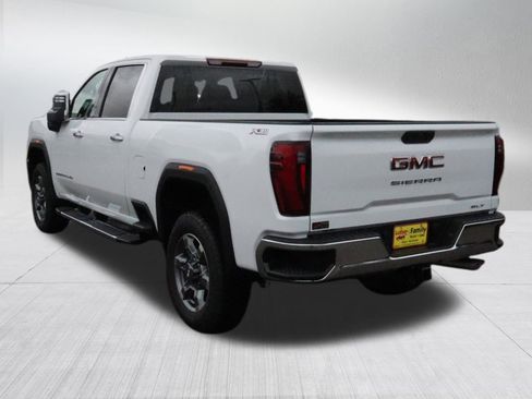 New 2026 GMC Sierra 3500 SLT image 5