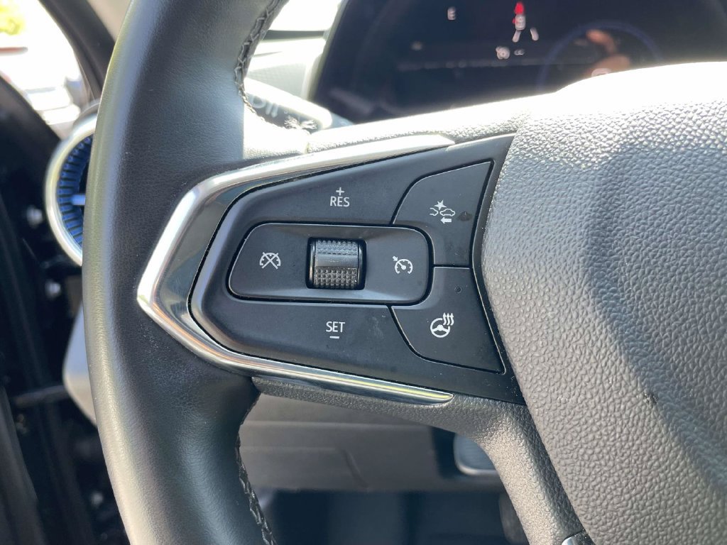 Used 2025 Chevrolet Trax LT w/ LT Convenience Package FWD image 20