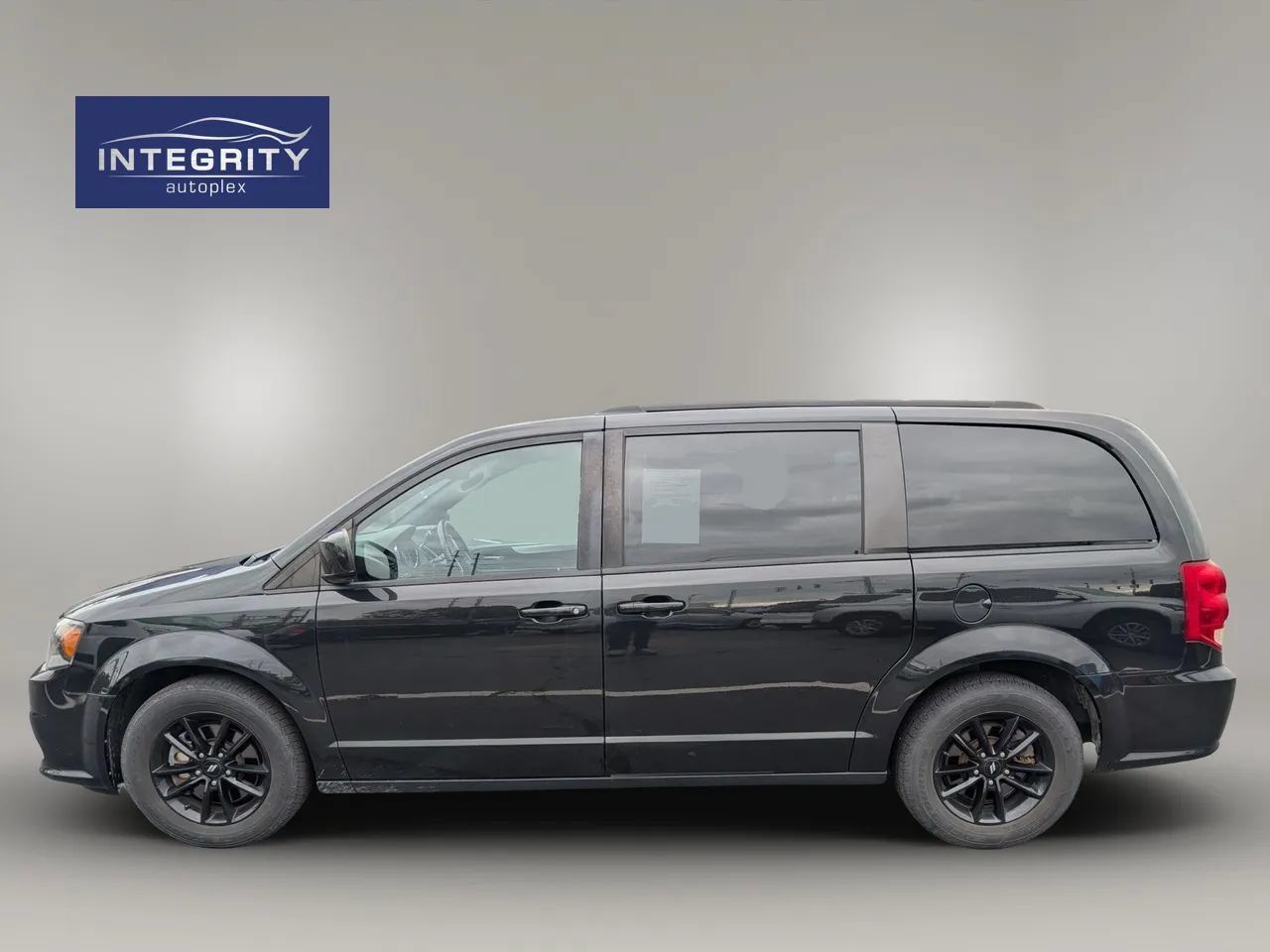 Used 2019 Dodge Grand Caravan GT FWD image 3
