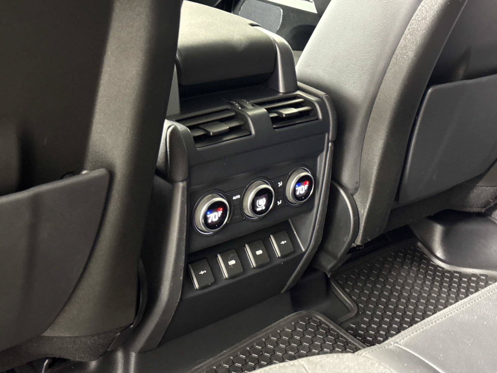 Used 2020 Land Rover Defender 110 SE AWD/4WD image 13