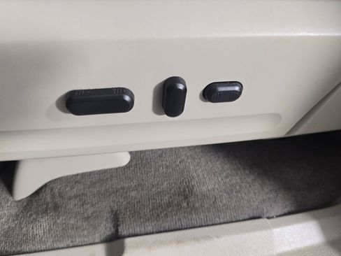 Used 2012 Ford Expedition XLT w/ Leather Seating Pkg image 23