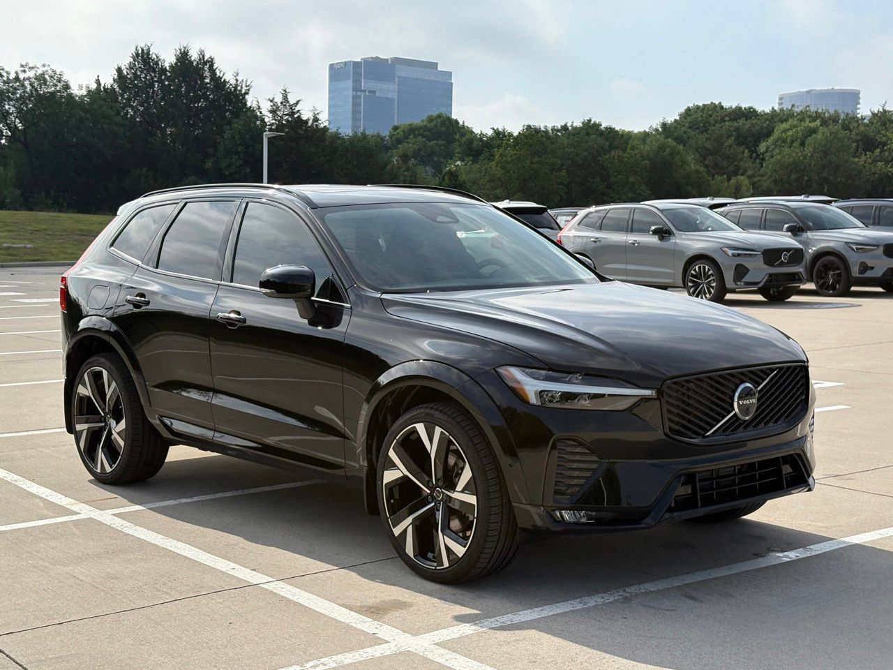 New 2026 Volvo XC60 B5 Ultra w/ Protection Package Premier AWD/4WD image 4