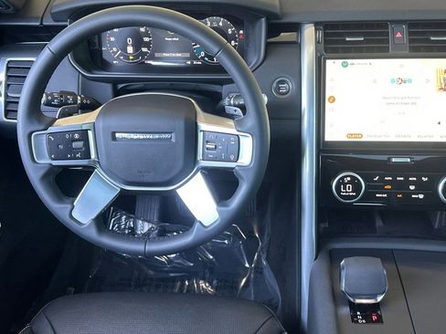 Used 2025 Land Rover Discovery S AWD/4WD image 16