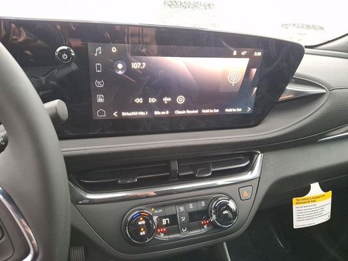 New 2026 Buick Envista Sport Touring w/ Convenience I Package FWD image 9