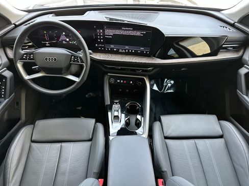 Used 2025 Audi Q5 Premium Plus w/ Premium Plus AWD/4WD image 3